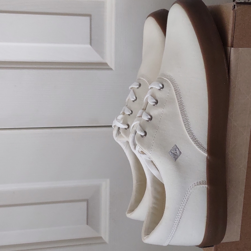 Shoes - Picture 2 of 4